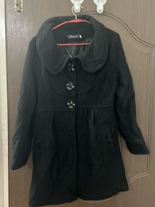 Korean Bow Overcoat.. Has Some Lint In It Tge Rest Its Perfectly Fine And Will Look Like New In Just One Wash!