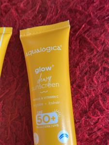Glow Dewy Sunscreen SPF 50 Pa Aqualogica
