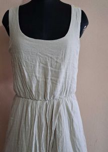 Elegant Sleeveless Dress