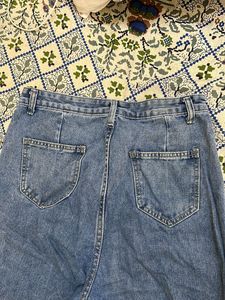 Urbanic Blue Jeans with Button Detail