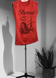 Bonjour Paris Graphic Tee – Chic & Bold
