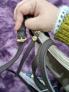 US BRAND - LIZ CLAIBORNE Slingbag