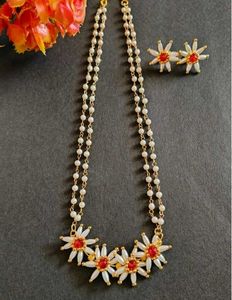 Floral Pearl Necklace Set
