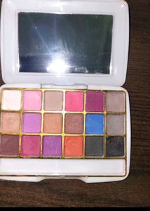 Mars Liquid Matte + Hilary Rhoda Eyeshadow