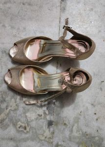 Haute Curry Golden Peeptoe Heels