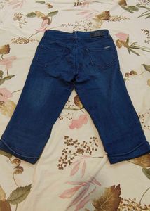 Kraus Jeans Blue Denim Capri Pants