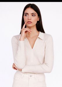 H&amp;M ripped crop v neck top