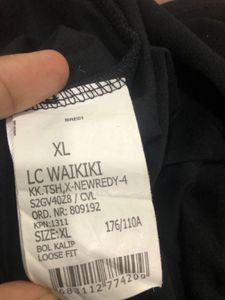 LC Waikiki Black Tshirt chest 44”