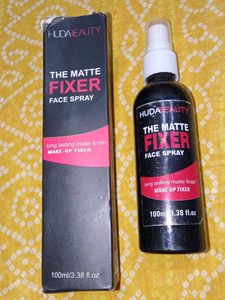 The Matte Fixer Face Spray