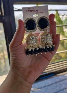 Earrings Black And Golden
