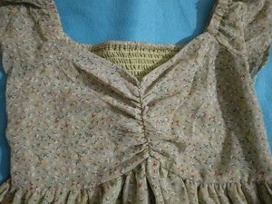 Pretty Floral Top (Peplum)