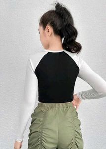 Graphic Raglan Crop Top