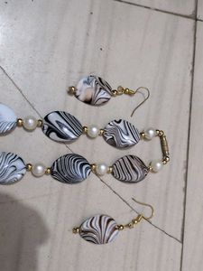New Neck Set With Earrings