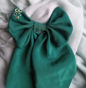 Green Bow Clip With Embroidery 💚