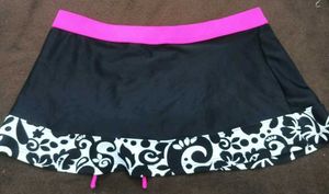 Floral Swim Skirt - Black &amp; Pink 💚