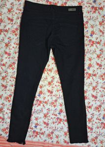 Women&#39;s Black Rigged/Distressed Jeans