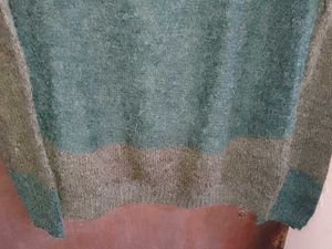 Stylish Two-Tone Knit Sweater