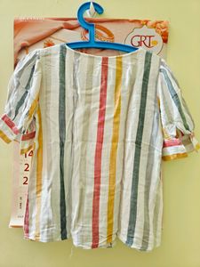 White Stripped Top With Short Sleeves