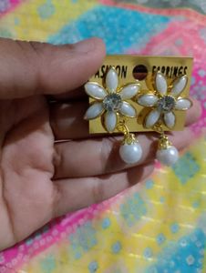 Beautiful White Pearl Earrings 💓
