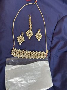 A Choker Design Set
