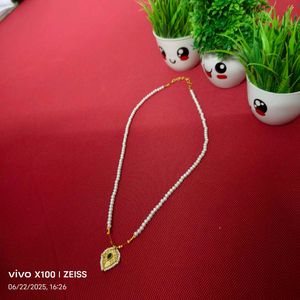 Elegant Gold Necklace