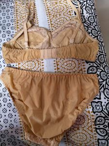 Lace Bra &amp; Panty Set