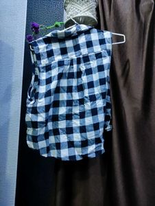 Black Plaid Sleeveless Top