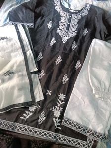 Embroidered Black & White Salwar Kameez