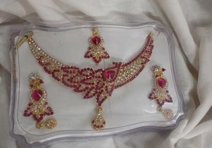 ✨️Elegant Ruby Red &amp; Gold Tone Jewellery Set✨️