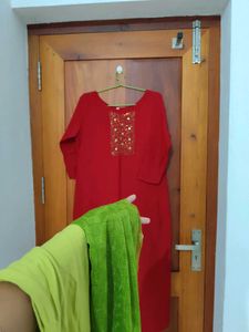 Elegant Red Kurta Matching Leggins and Duppatta