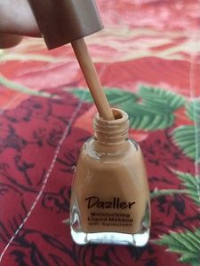 Dazller Moisturizing Liquid Makeupwith Sunscreen