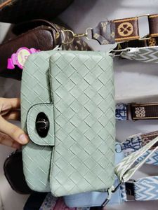 Hand bag With Siling Belt