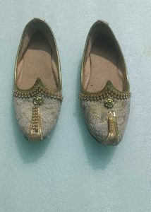 Ethnic Juttis