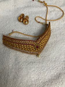 Gold Chocker With Jumka