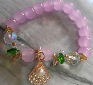Handmade Crystal Bracelet!! 💗🌸💞