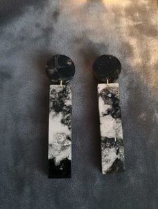 resin Stylish Black &amp; White Dangle Earrings 3 set