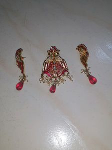 Pendent With Earrings