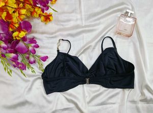 🇳🇿💫🎀Elegant Black Bra with Detail