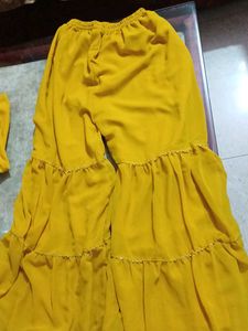 yellow dress
