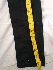 Model Jeggings In Black