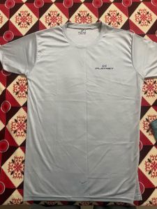 Tshirt M SIZE ONE PIC PRICE. CHOICE ANY Colour.