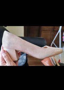 🔥PRICE DOWN 🔥Brand New Rosegold Clarks Pump Heel