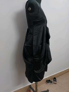 Elegant Black Sleeveless Dress