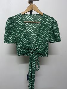 Tie-knot Crop Top