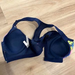 Victoria&#39;s Secret brand sports bra 💙