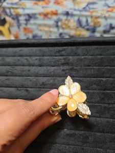 Peach Floral Metal Hair Clutch