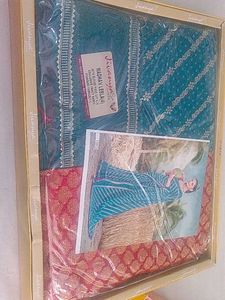 Elegant Pink Bandhani Saree