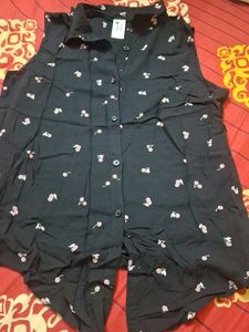 Sleeveless Shirt Top