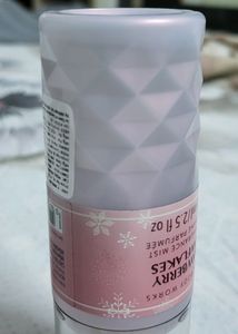 Bath &amp; Body Works Strawberry Snowflakes Mist