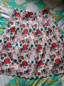 Vintage 1950's Inspired Floral Skirt;  Waist 28inches.   Good Sturdy Material